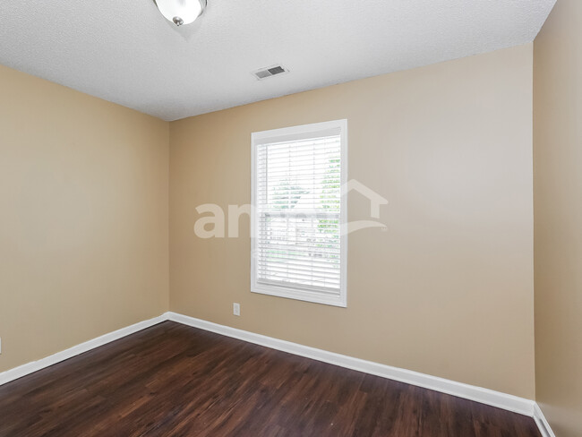 Building Photo - 1402 Addison Dr