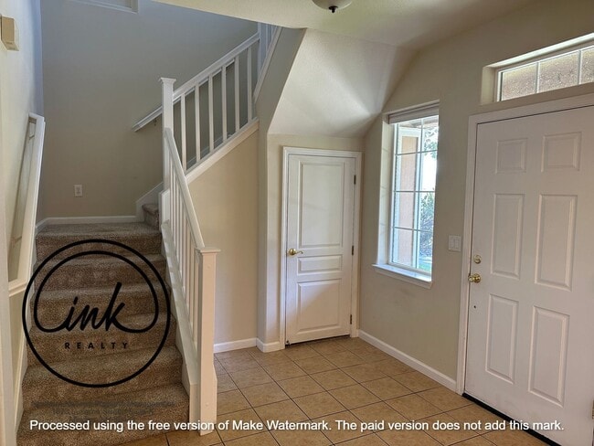 Building Photo - Cute townhome in Minden