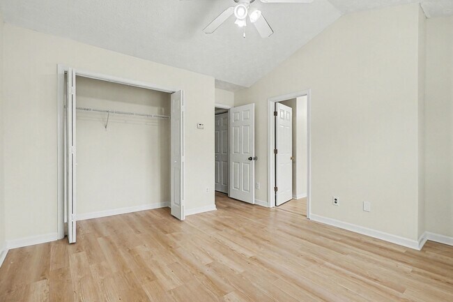 Building Photo - 2545 Walden Lake Dr