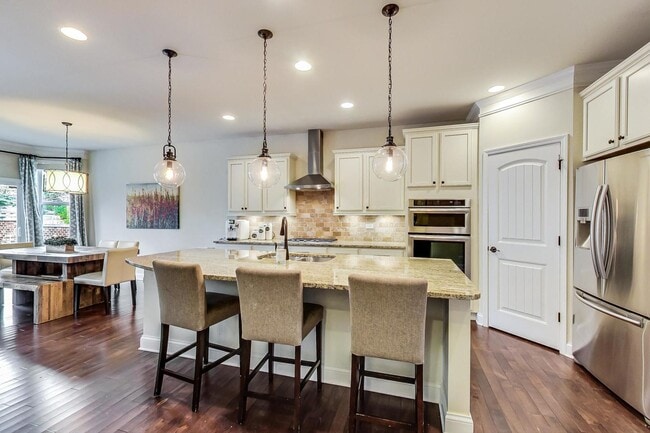 Building Photo - 1382 Kensington Ct