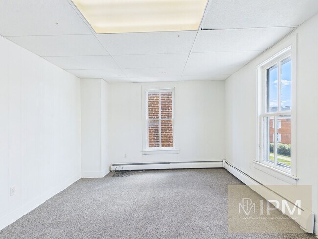 Building Photo - Cozy 3 Bedroom, 1 Bath Home in Spring Grove School District!