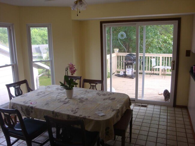 Building Photo - 1828 Marriott Ln