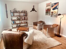 Building Photo - 1841 State St