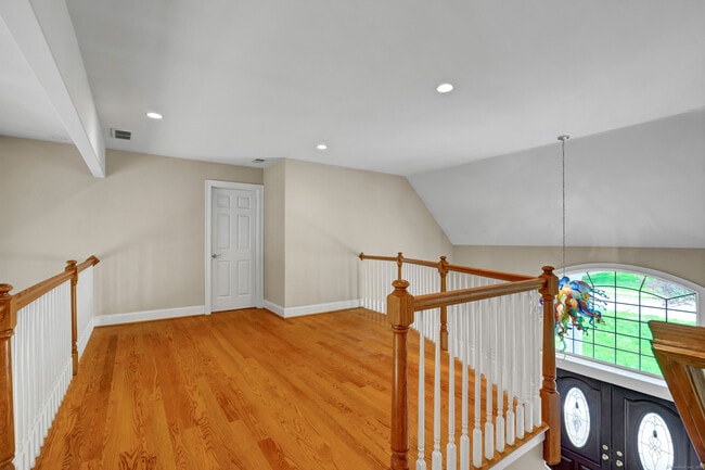 Building Photo - 244 Watch Hill Rd