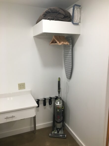 Building Photo - 3247 NE 87th St