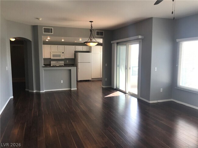 Building Photo - 10809 Garden Mist Dr