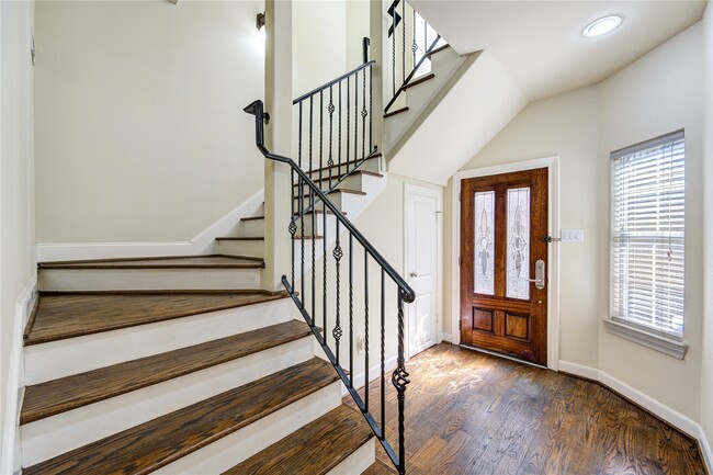 Building Photo - 5813 Washington Ave