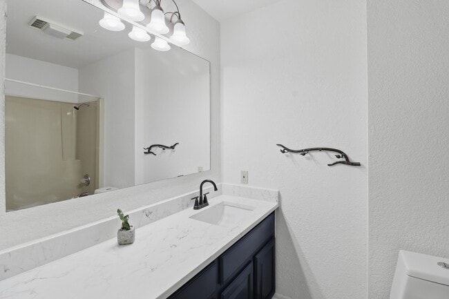 Building Photo - 100 Bay Point Dr