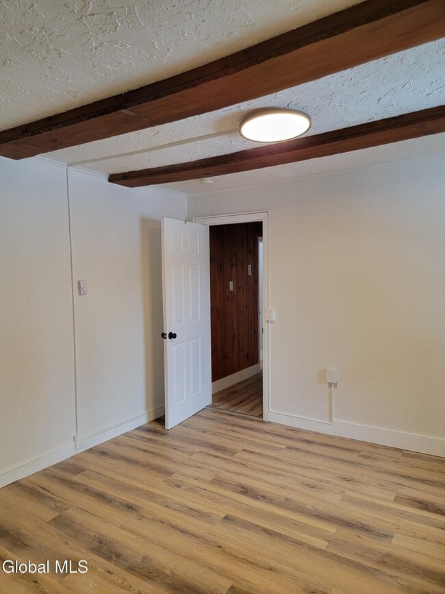 Building Photo - 827 US-9