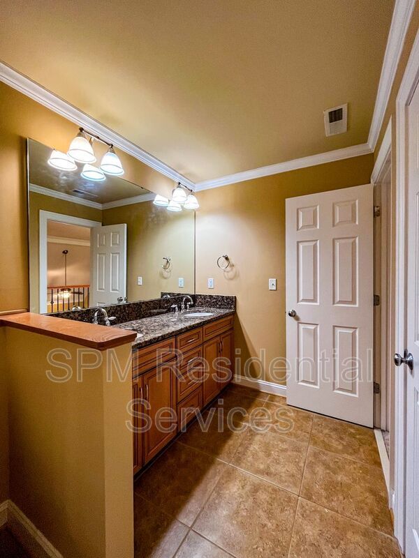 Building Photo - 726 Wine Cellar Cir