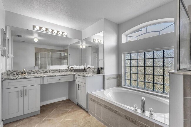 Building Photo - 4 La Mancha Dr