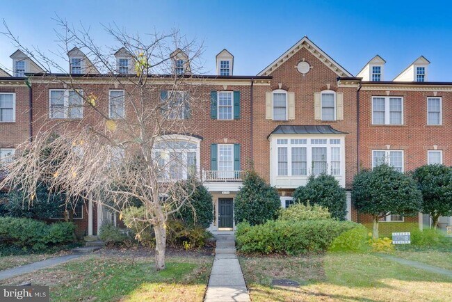 Primary Photo - 3874 Carriage Hill Dr