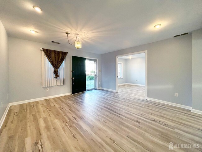 Building Photo - 122 Vineyard Rd