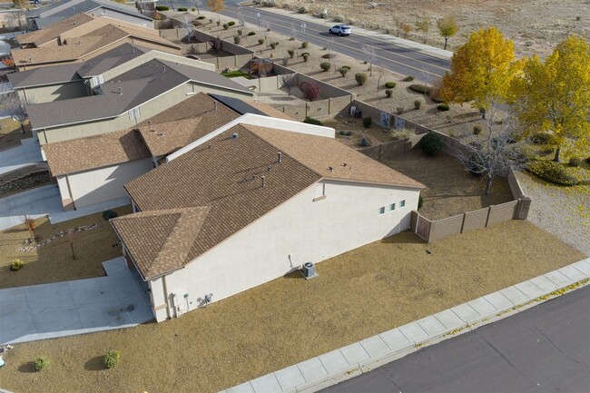 Building Photo - 3 bedroom, 2 bathroom Townhome in Granville