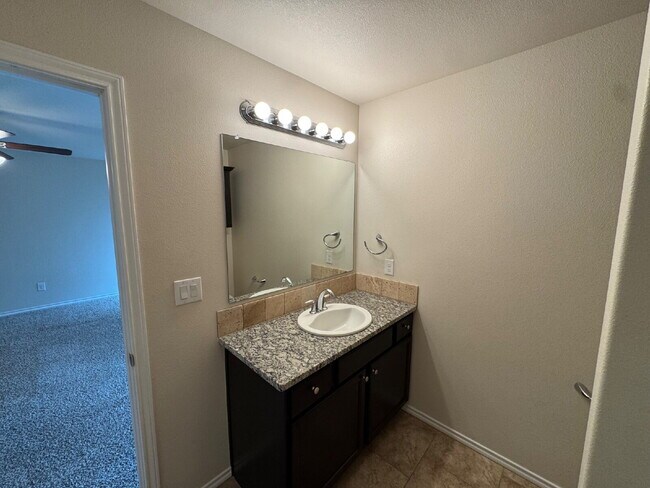 Building Photo - Stunning House Located Minutes From Elementary & Close Access To Marsha Sharp Fwy!