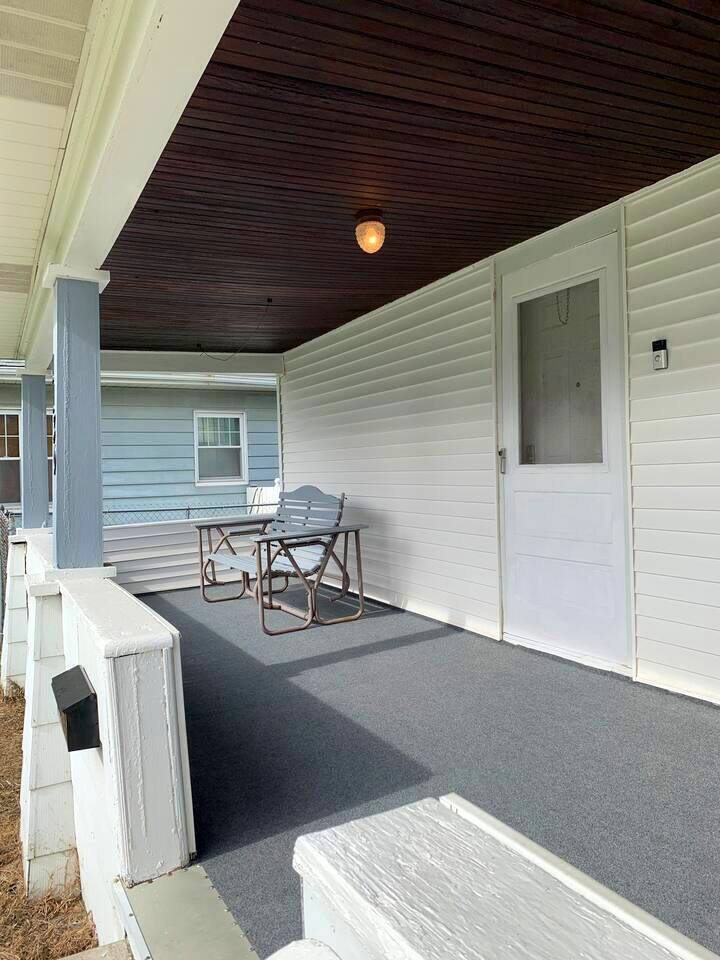 Building Photo - 1130 E Garfield St