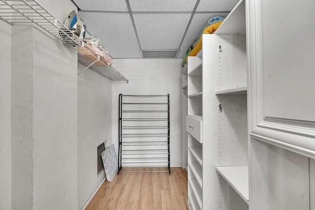 Building Photo - 29 Yacht Club Dr