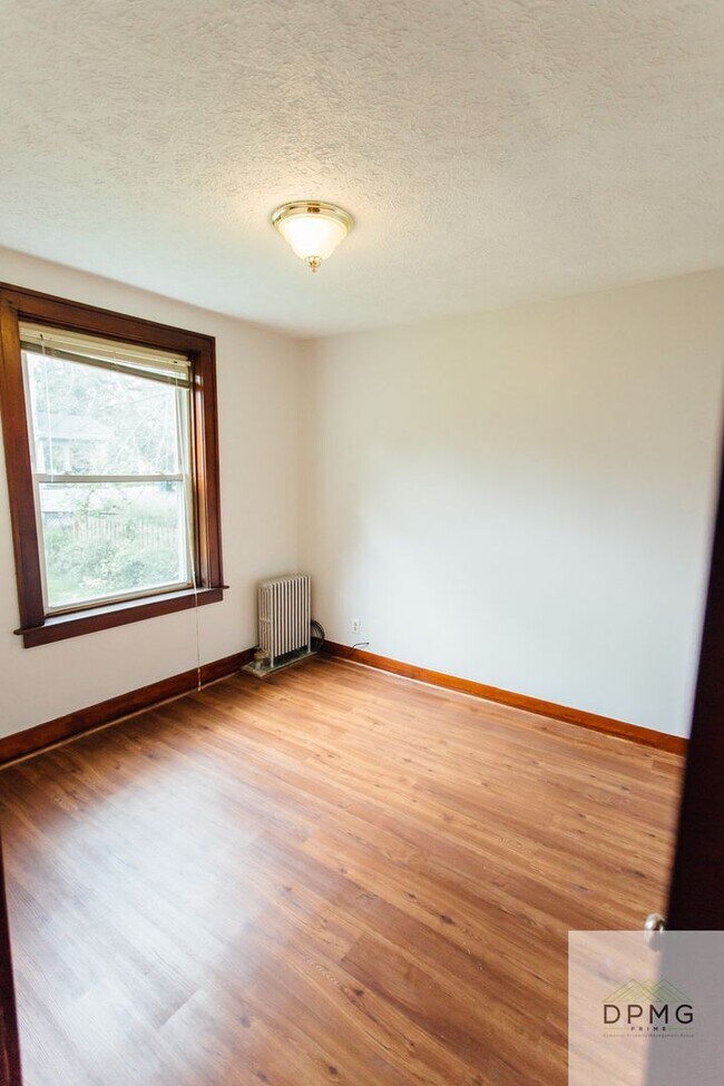 Building Photo - 117 S Hosmer St