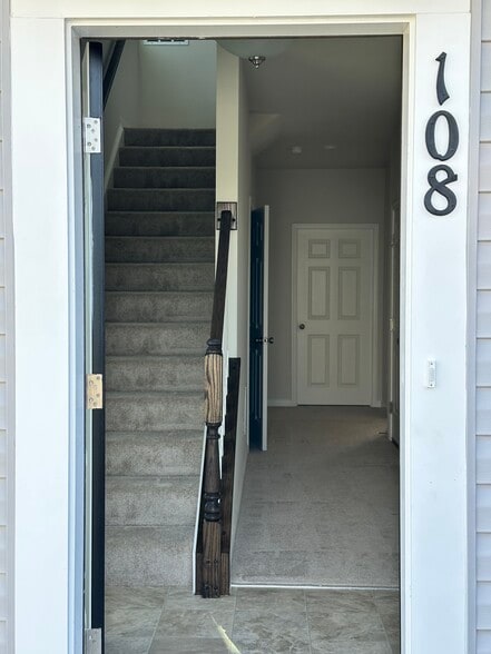 Building Photo - 108 Bamboo Shoot Ln