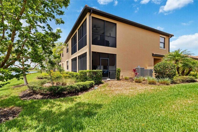 Building Photo - 10805 Tarflower Dr