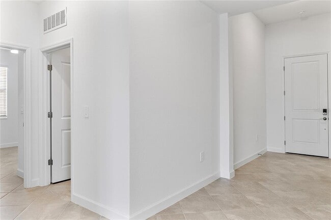 Building Photo - 15077 Anchorage Rd