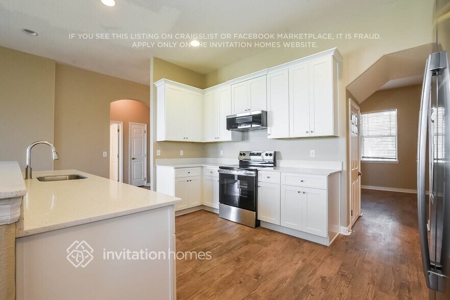 Building Photo - 902 Willow Oak Loop