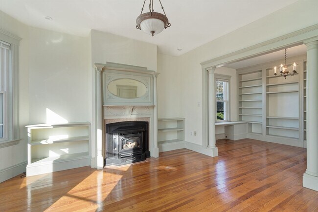 Building Photo - 10-12-12 Castlerock St