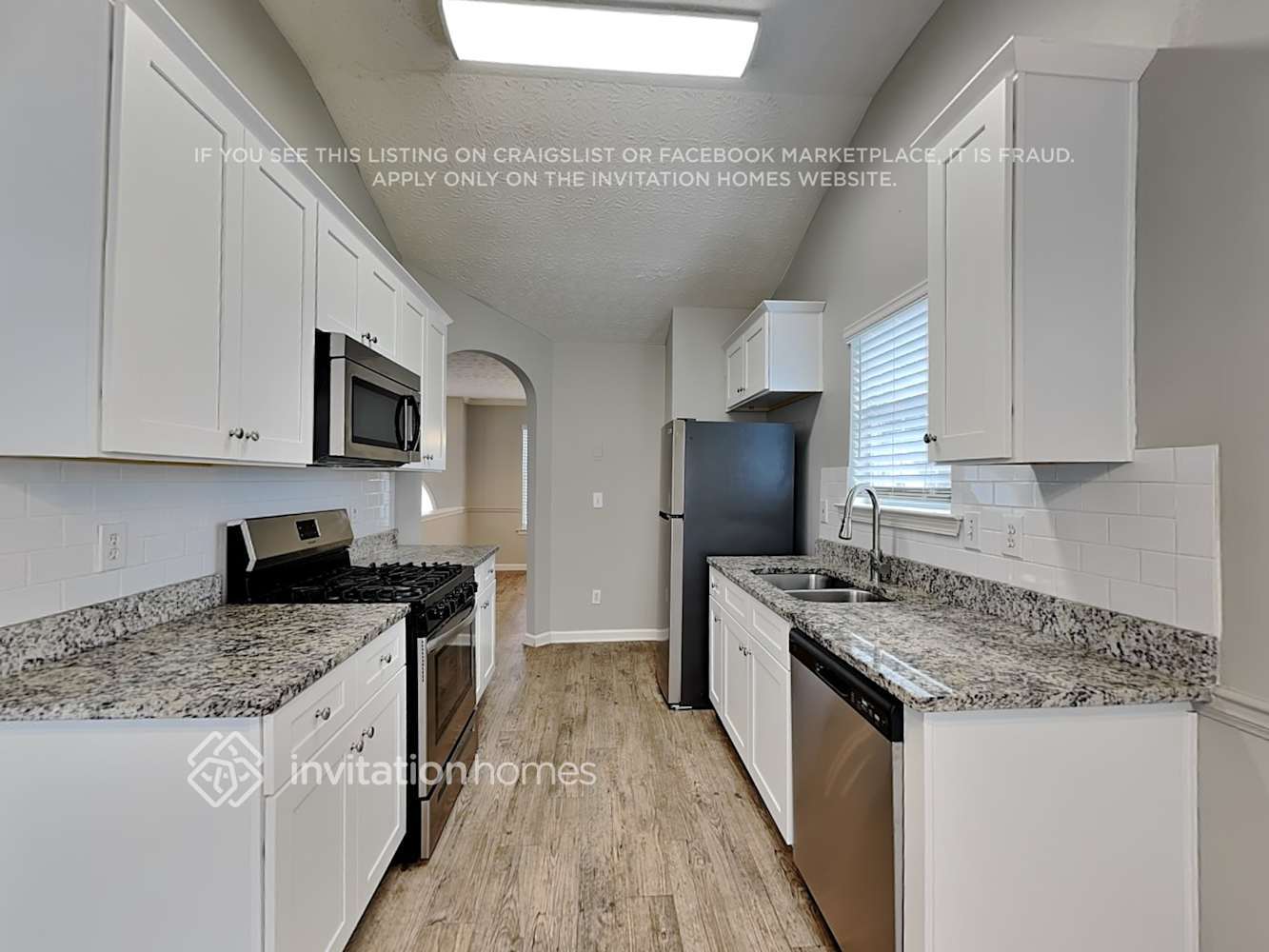 Building Photo - 821 Lorraine Ln