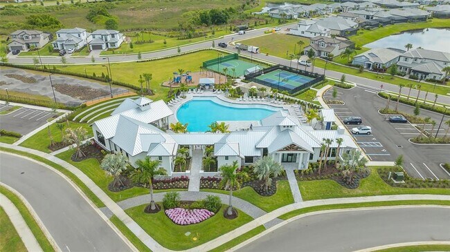 Building Photo - 16905 Sweetwater Village Dr