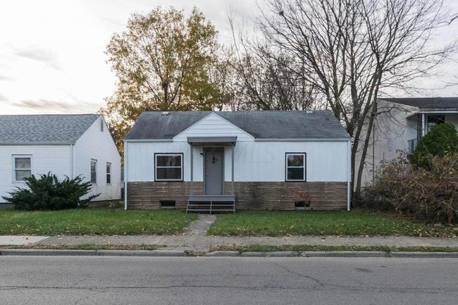 Building Photo - 2235 Hamilton Ave