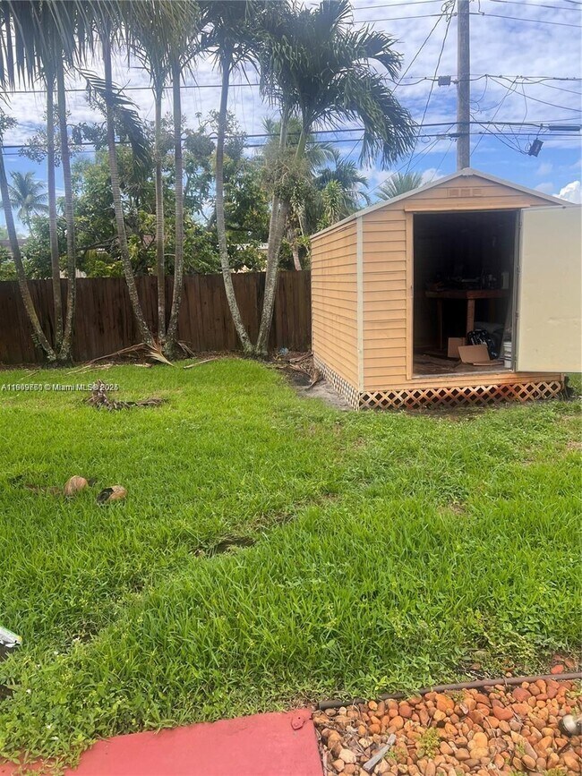 Building Photo - 7100 Park St