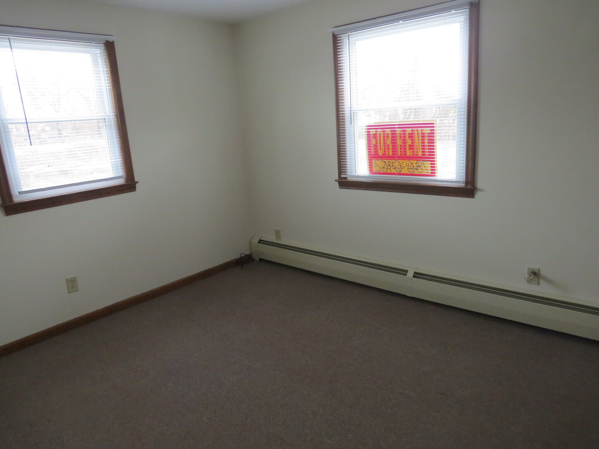 Building Photo - 469 Corey St