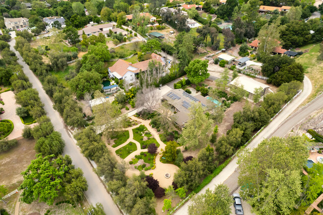 Building Photo - 28051 Balkins Dr