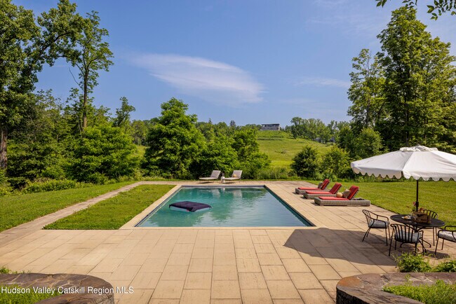 Building Photo - 243 Morton Rd