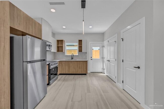 Building Photo - 20 N 25th St