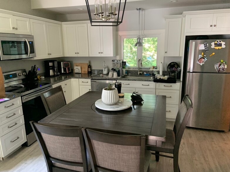 Building Photo - 244 Wales St