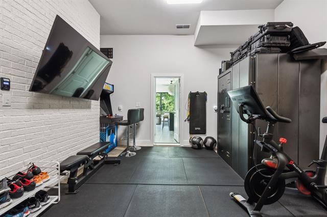 Building Photo - 4705 Clydesdale Dr