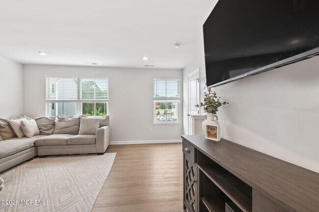 Building Photo - 205 Cyprus Ct