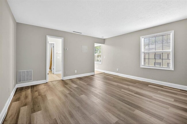 Building Photo - 13824 Orange Sunset Dr