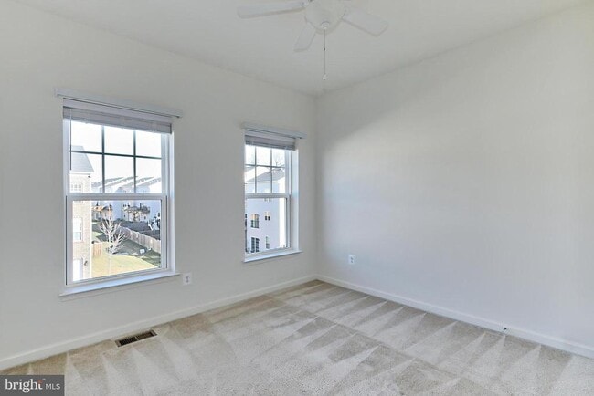 Building Photo - 210 Apsley Terrace