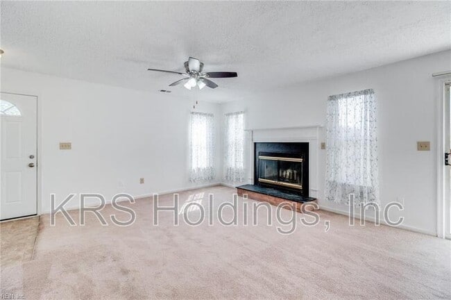 Building Photo - 819 Zircon Ct