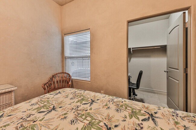 Building Photo - 280 S Luce Del Sol