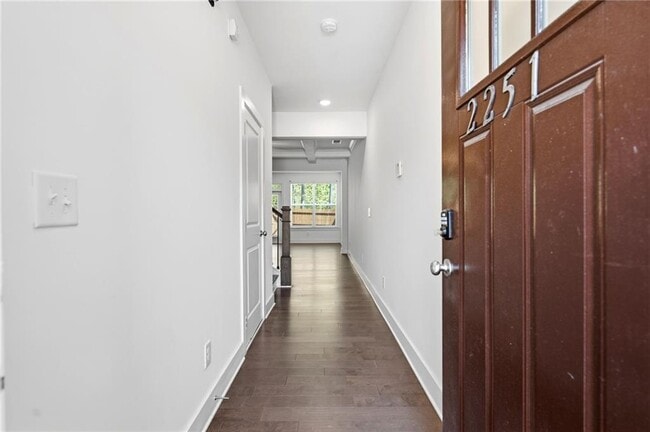 Building Photo - 2251 Mulsanne Dr