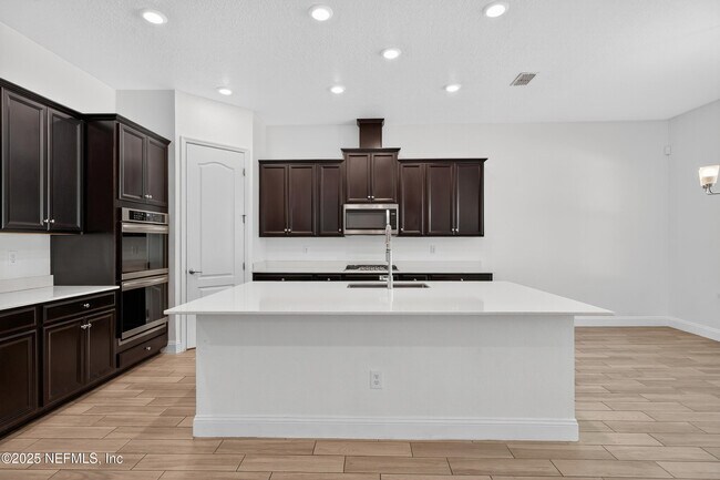 Building Photo - 215RENT Carina Trl