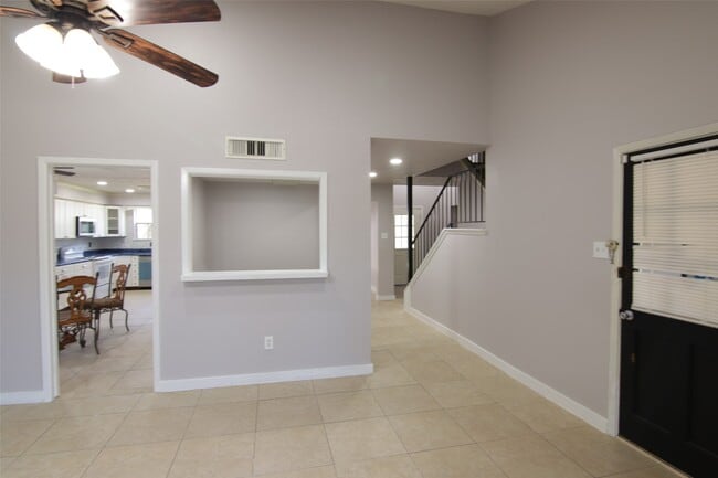 Building Photo - 10426 Cedar Towne Ln