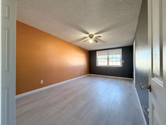 Building Photo - 3BR/2BA with Carport 1,958 sq.ft. rental in Sierra Vista, AZ