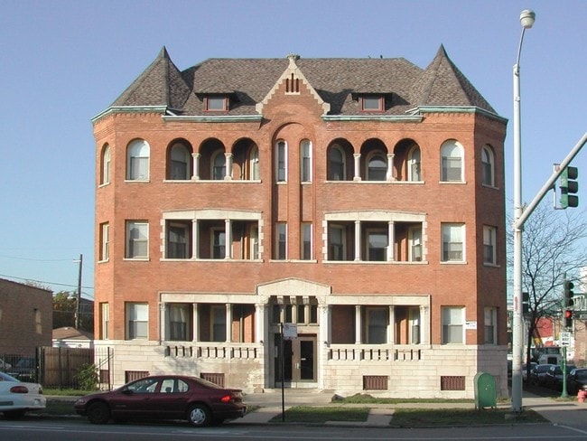 Primary Photo - 2800 W Washington Blvd