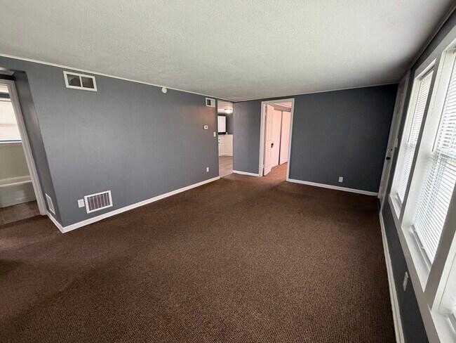 Building Photo - 535 15th Ave