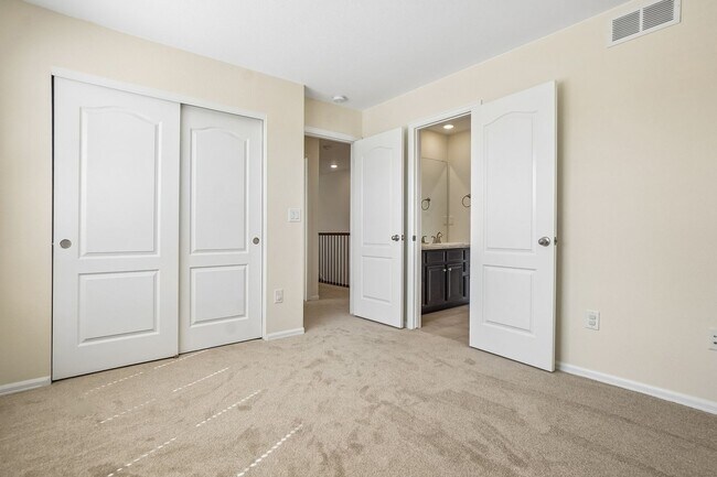 Building Photo - Luxurious Living: 2,367 Sq Ft Home with 4 Baths in Prime Location