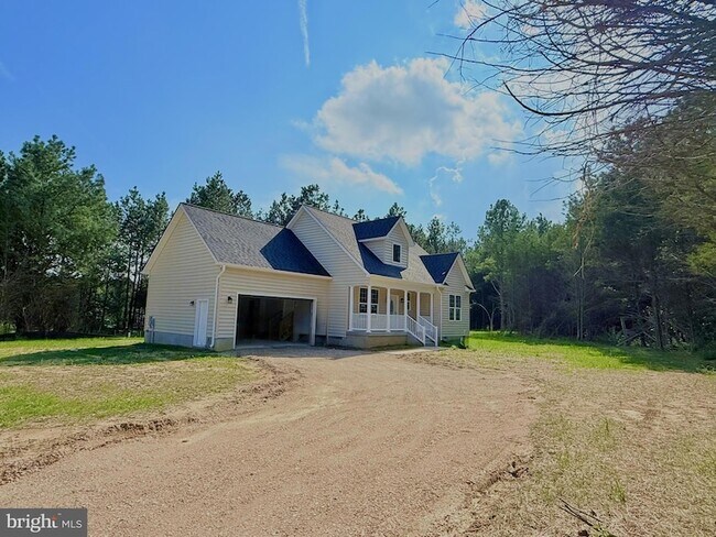 Building Photo - 21359 Mary Lous Wy